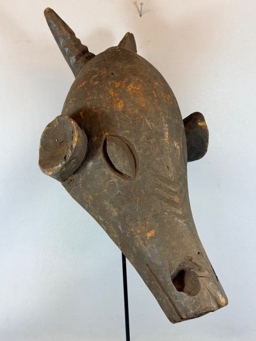 Antiga máscara de animal tribal africana dos Bambara - Mali.
